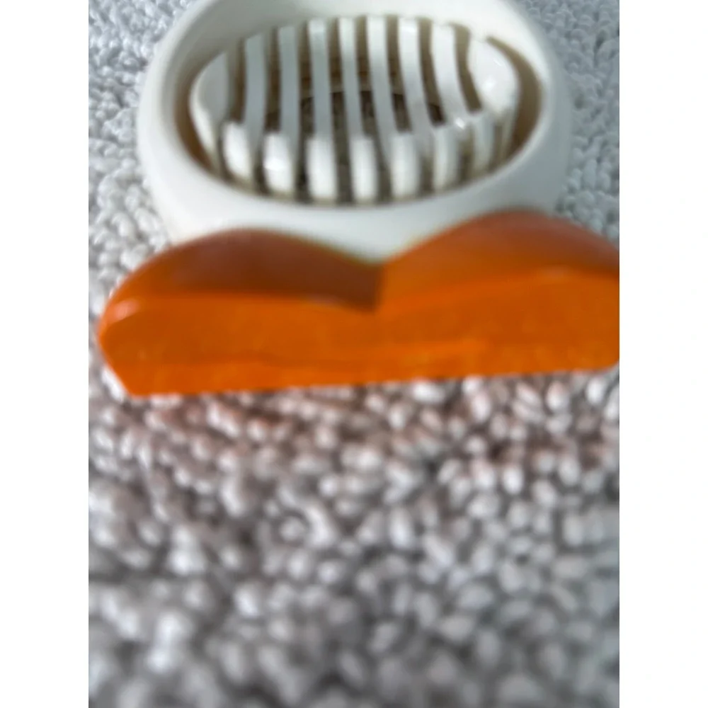 VTG Chick Shaped Manual Egg Slicer White Orange BPA‎ Free Bird Kitchen Tool